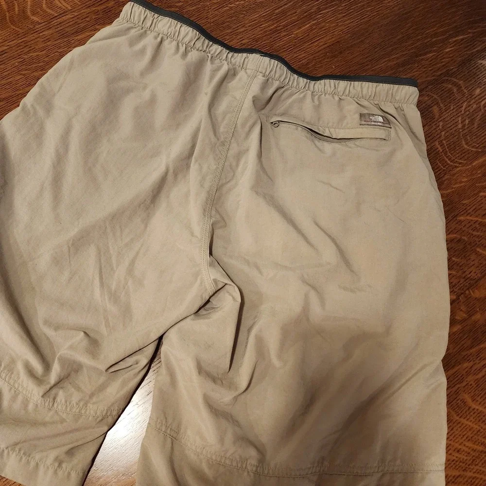 The North Face Shorts Men's Size XXL Nylon Tan Beige Hiking Drawstring Pockets